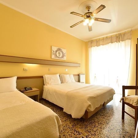 Hotel Bergamo Mare Mhotelsgroup サン・バルトロメーオ・アル・マーレ エクステリア 写真