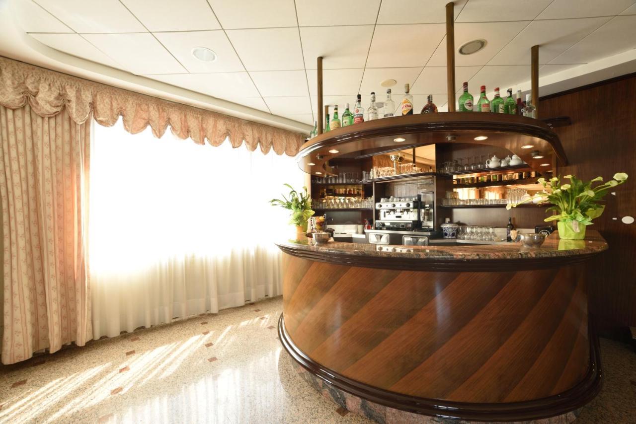 Hotel Bergamo Mare Mhotelsgroup サン・バルトロメーオ・アル・マーレ エクステリア 写真