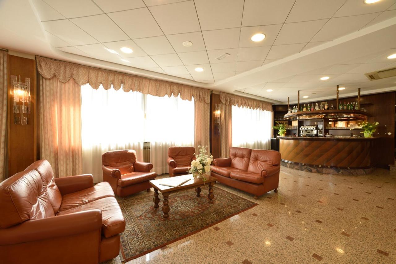 Hotel Bergamo Mare Mhotelsgroup サン・バルトロメーオ・アル・マーレ エクステリア 写真