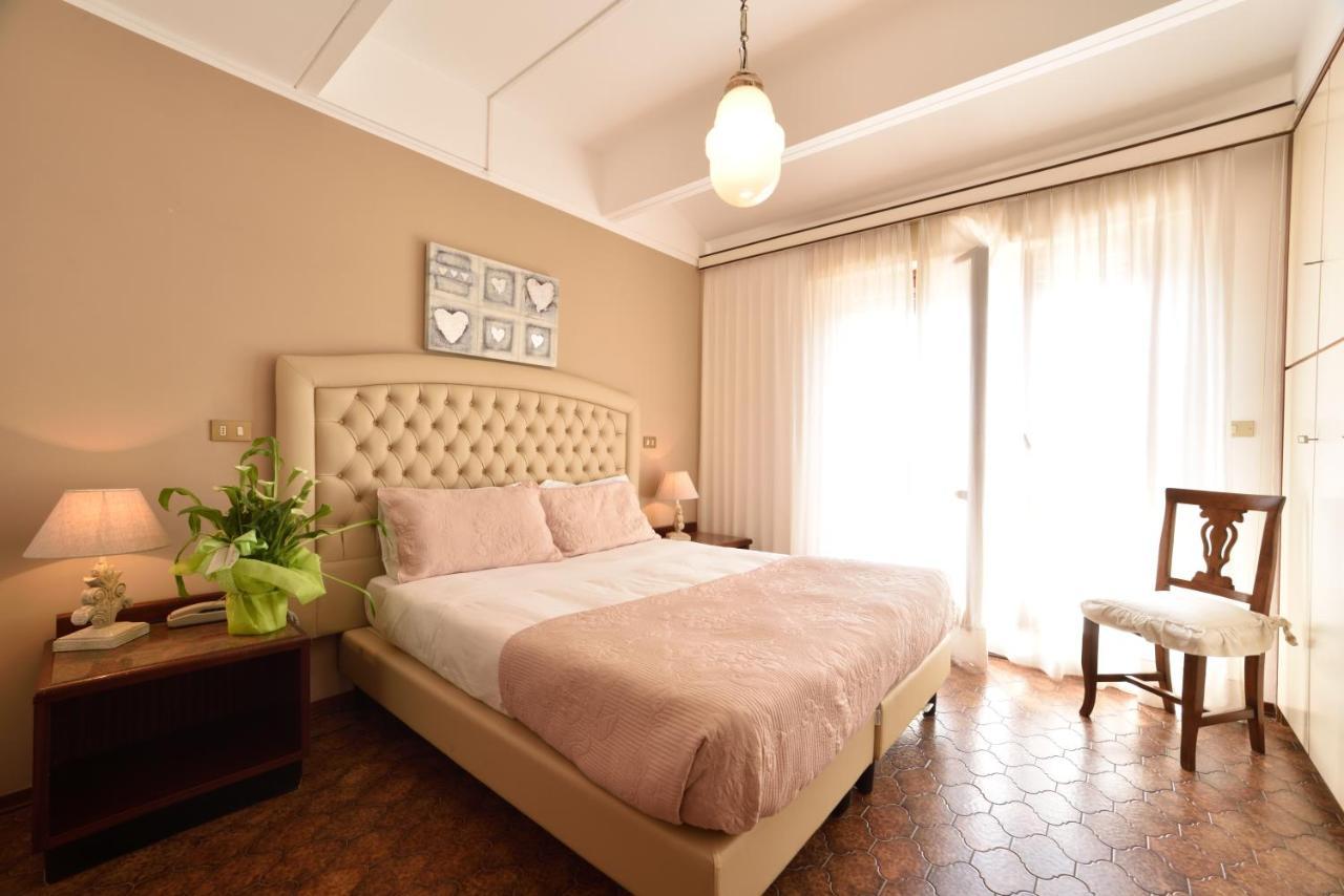 Hotel Bergamo Mare Mhotelsgroup サン・バルトロメーオ・アル・マーレ エクステリア 写真