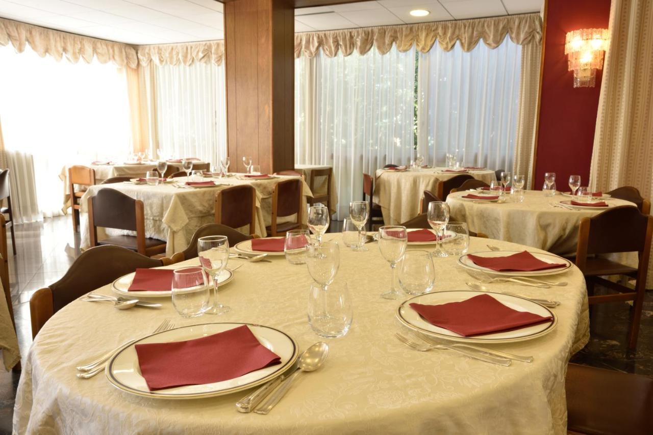 Hotel Bergamo Mare Mhotelsgroup サン・バルトロメーオ・アル・マーレ エクステリア 写真