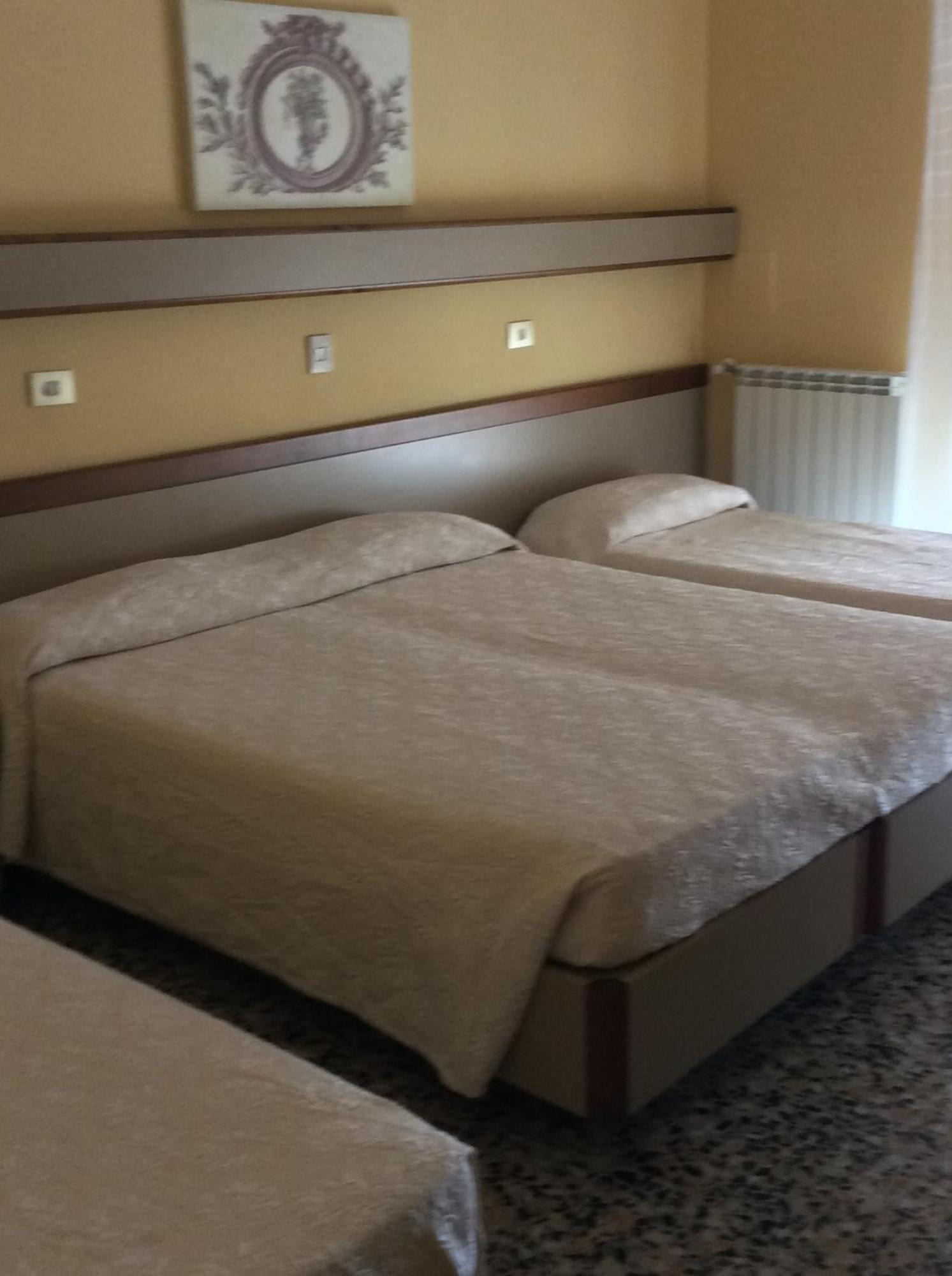 Hotel Bergamo Mare Mhotelsgroup サン・バルトロメーオ・アル・マーレ エクステリア 写真
